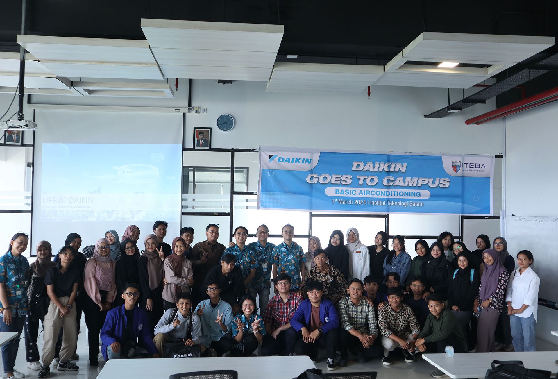 DAIKIN Actively Introduces the Air Conditioning Solutions Industry with Visit to Batam Institute of Technology