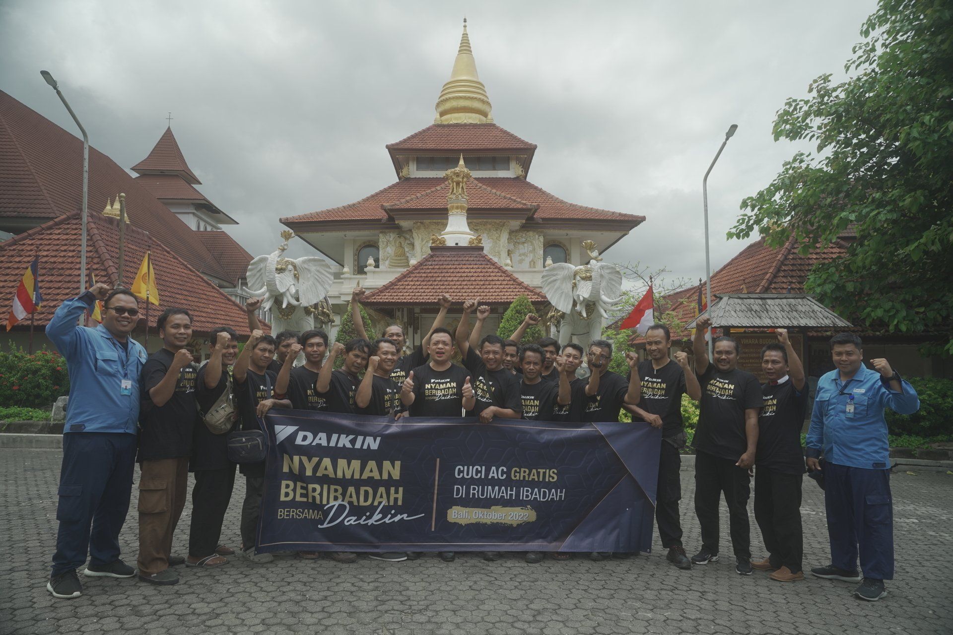 Daikin Bali Helat Aksi Bersih AC Rumah Ibadah