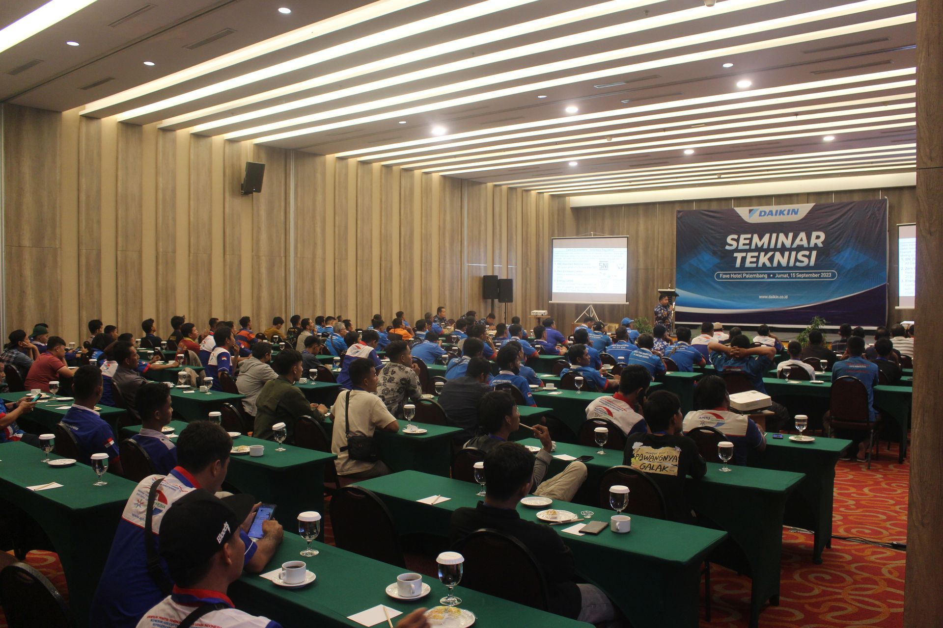 DAIKIN Enhances Technician Expertise Through Seminar in Palembang