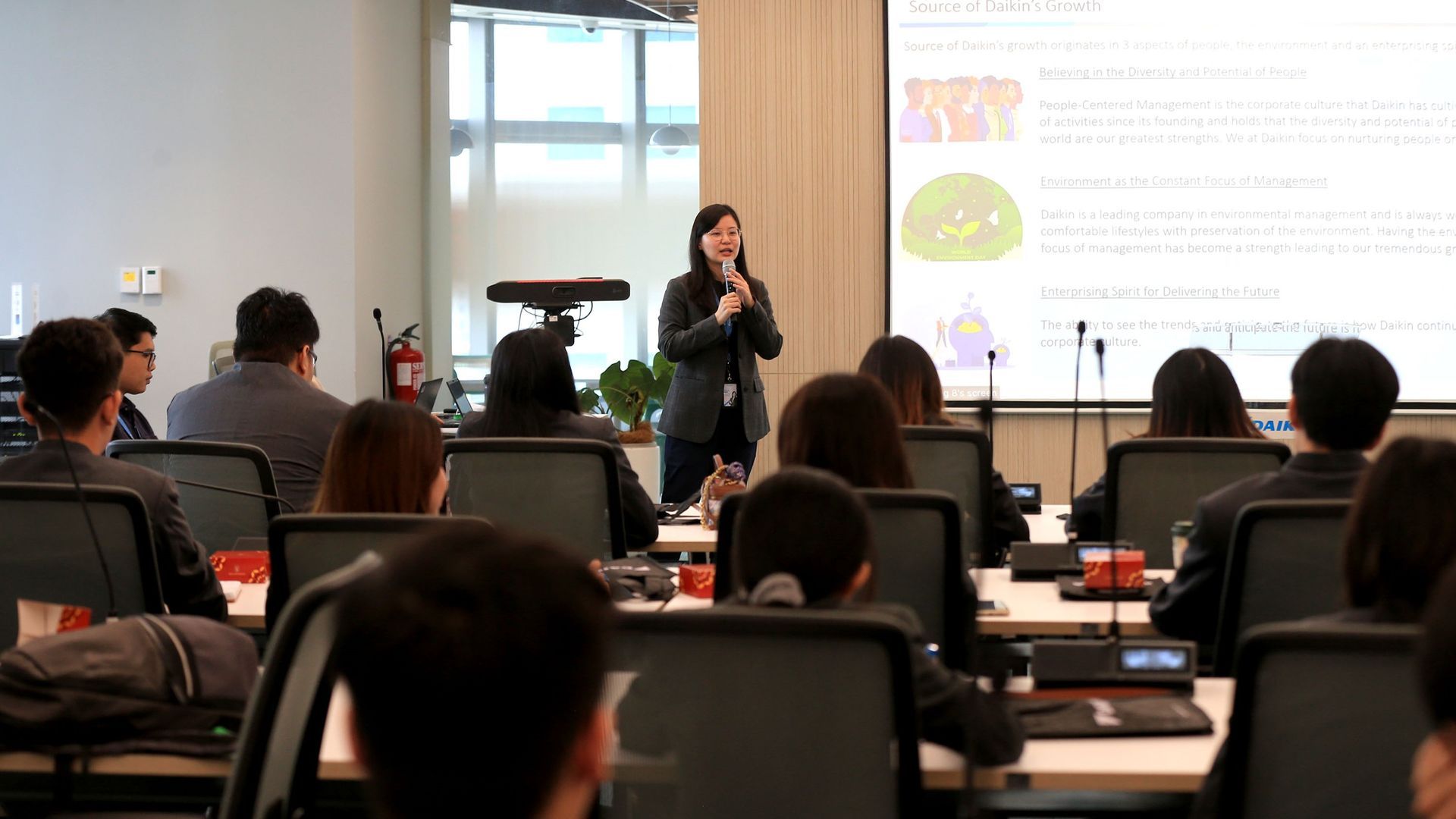 Turning the Office into a Learning Hub: DAIKIN Welcomes UPH Students